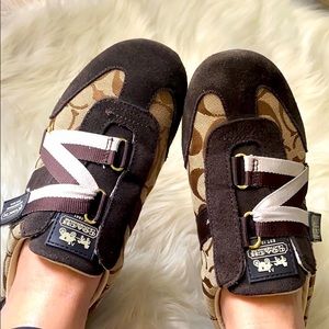 COPY - Women’s Coach sneakers with Velcro close.